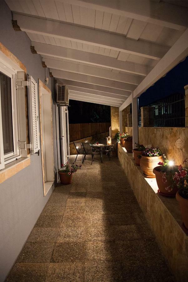 La Casa D'Estate Villa Lakíthra Buitenkant foto